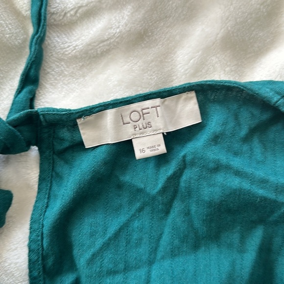 LOFT EMERALD JUMPSUIT WITH OPEN TIE BACK V NECK FITTED TOP. SIZE 16 - Picture 5 of 5